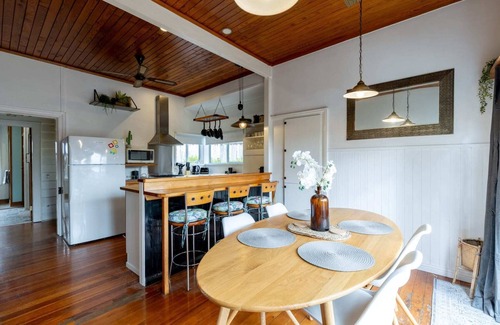 Frankton House | Inner City Charmer Su