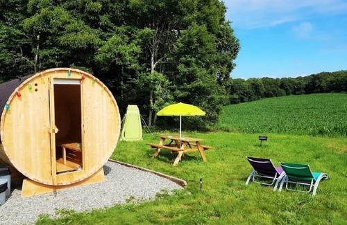 Pouldergat Cabin | Insolite Tonneau Avec Bulle, en Forêt