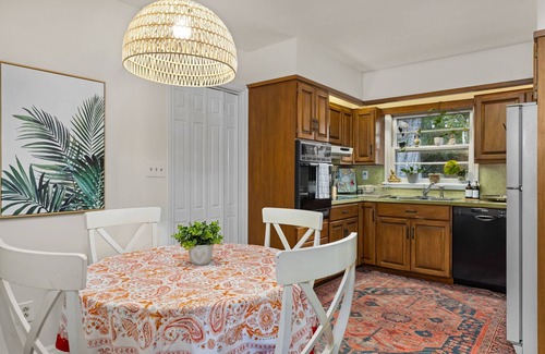 Florence House | Inspiring New Space, Sleeps 1-6, Best Area Downtown, Fast Wifi, New Mattresses