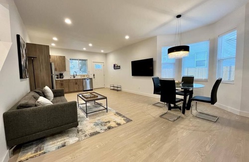 South Tacoma House | Insta-worthy! 2 Bedroom Fancy Townhouse Duplex