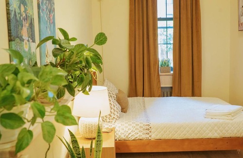 Chelsea Bed & Breakfast | Interfaith 21
