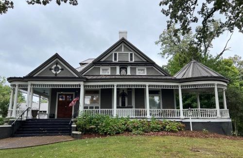 Hogansville Bed & Breakfast | Intermission Hogan House