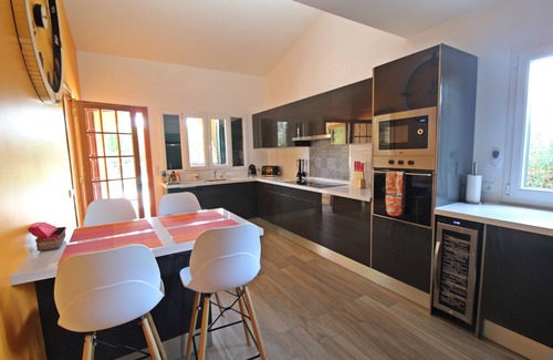 Punta Prima House | Intimate luxury villa 5 minutes' walk from the beach in a quiet location