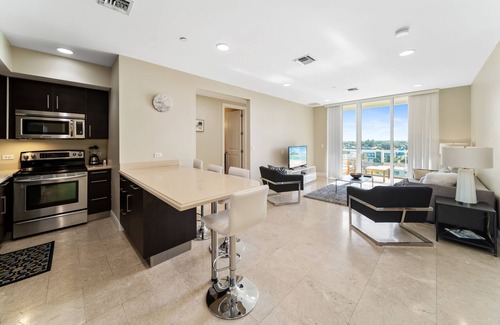 Deerfield Beach Condo | Intracoastal Water View! 2 blocks to Beach and PickleballnTennis nearby