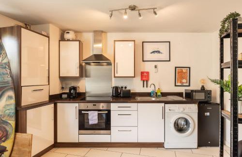 Restalrig Apartment | Inviting 1-Bed Flat with Patio near Lochend Park