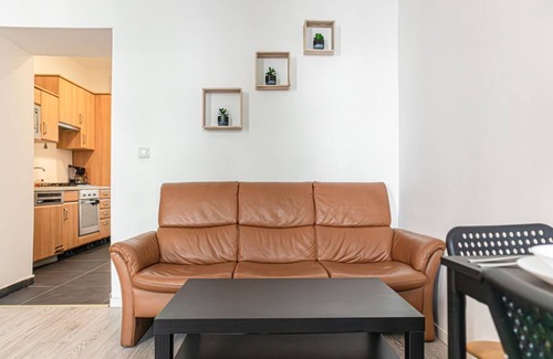 Meidling Apartment | Inviting 1BR Apt. Near U6 Station