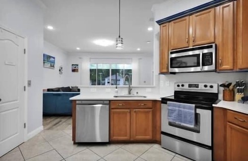 Westside House | Inviting 5 bedroom, 3 bath home Centrally located.