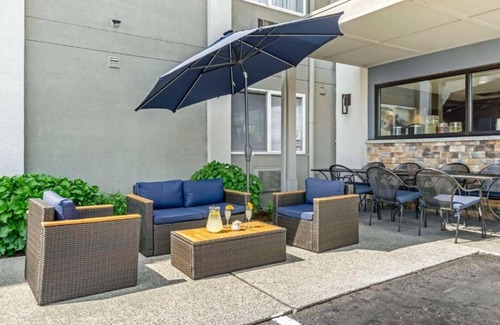 Pacific House | Inviting accommodations in Pacific, WA