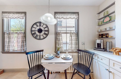Parkside Apartment | Inviting apartment with full kitchen, porch, convenient location, & fast WiFi