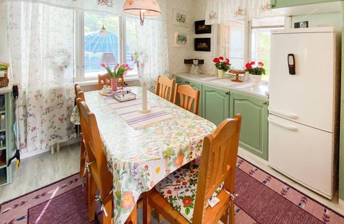 Torestorp House | Inviting cottage in excellent location directly on the lake