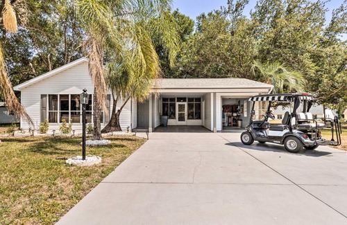 Del Mar House | Inviting Lady Lake House In the Village!