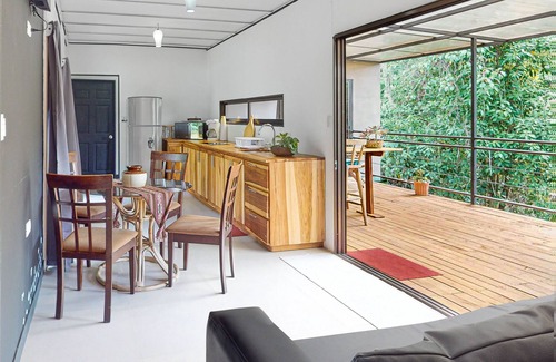 Santa Cruz de Leon Cortes House | Inviting riverfront home with mountain views, full kitchen, & dog-friendly