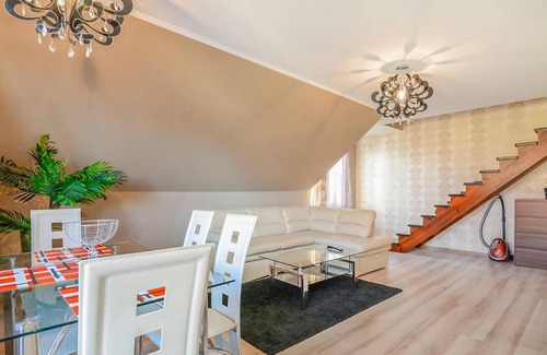 Krynica Morska Apartment | Inviting vacation apartment in Krynica Morska.