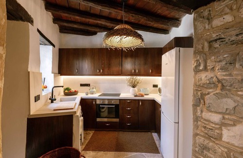 Panagia Cottage | Ioulia’s Cottage by Nomads