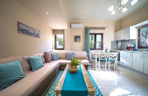 Nea Chora Apartment | Iro Boutique Home 2: just steps from the SANDY BEACH & CHANIA old town