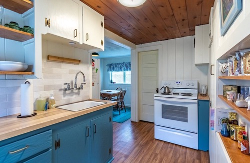 Skykomish House | Iron Goat Getaway in cozy mountain town near hikes & Stevens Pass