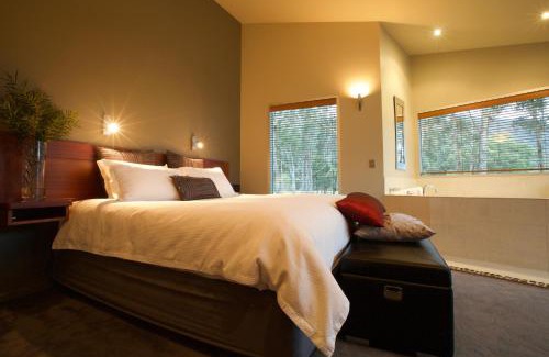 Halls Gap Apartment | Ironstone Romantic Couples Retreat