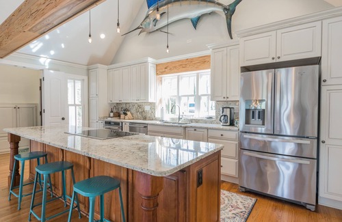 Irvington House | Irvington's BEST WATERFRONT EXPERIENCE!. Walk to Tides Inn & Irvington shops.