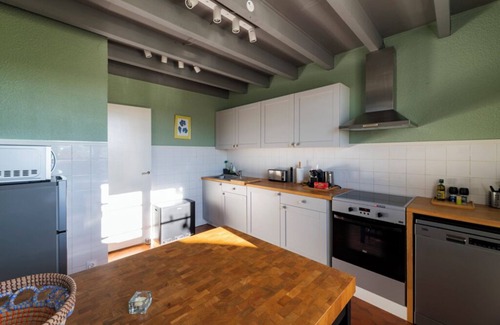 Berson Cottage | Iryna's Cottage - Peaceful Vineyard Retreat