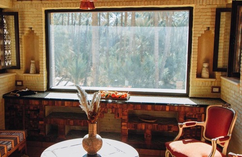 Degache House | Is a haven on earth in the heart of the oasis around a thousand palm trees.