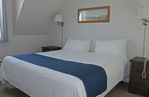 West Lake Hotel | Isaiah Tubbs Resort & Conference Centre