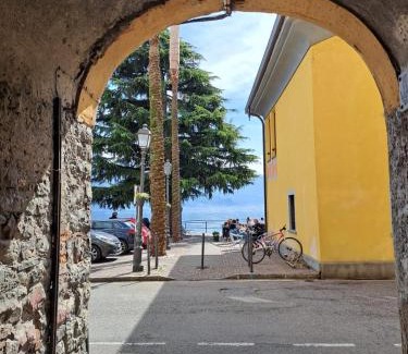 Riva di Solto Apartment | IseoLakeRental - La Porta sul Lago