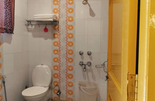 Naddi House | Ishwar Guest House