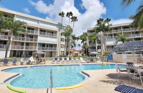 St. Petersburg Apartment | Isla Del Sol Bahia Vista 105
