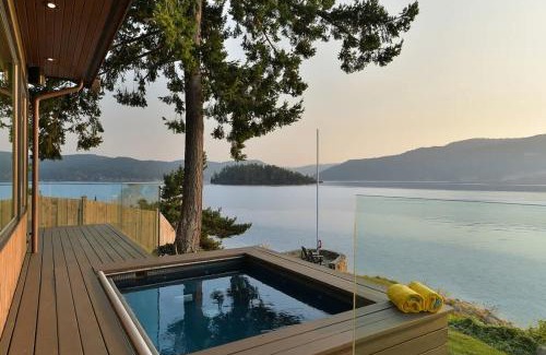Brentwood Bay House | Island Luxury Oceanside Estate
