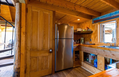 Hewitt Cabin | Island Paradise Vacation