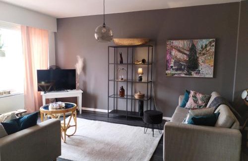 Varkaus Apartment | Iso huoneisto koskien ja palveluiden äärellä