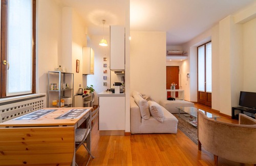 Isola Apartment | Isola Cozy Apartment by Wonderful Italy