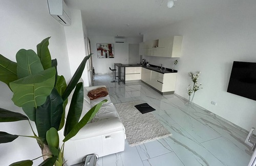 Carciano Apartment | Isole apartment with pool and lake view in Baveno