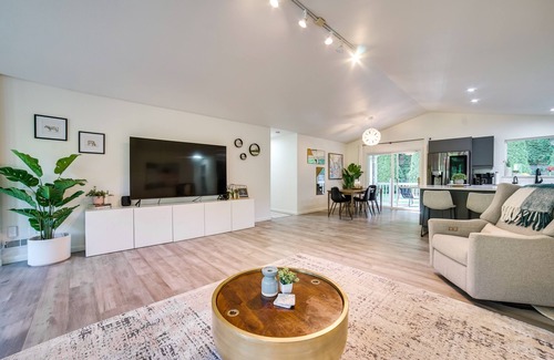 Issaquah House | Issaquah Retreat Near Lake Sammamish State Park!