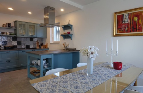 Zagorje Villa | Istrian house with an infinity pool and a sea view close to the beach