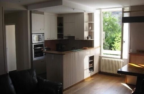 La Cite Apartment | It is a privately-owned apartment in Saint Malo, facing the Bas Sablons beach.