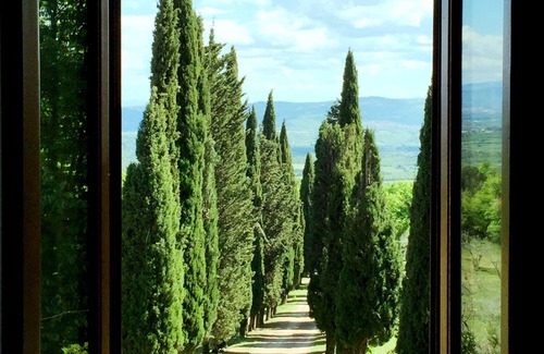 Loro Ciuffenna Villa | Poggio Corsucci.Historic stone house with swimming pool and enchanting view.