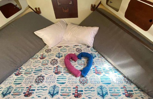 Quartiere XXXIII Lido di Ostia Ponente Boat Rental | Houseboat ∙ 2 bedrooms ∙ 5 guests