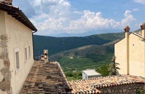 Santo Stefano di Sessanio Apartment | 110 m² Apartment ∙ 3 bedrooms ∙ 6 guests