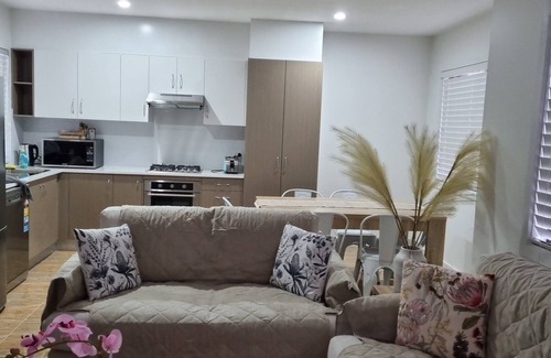 Christies Beach Apartment | Its a beautiful town house near the beach ⛱ and wineries