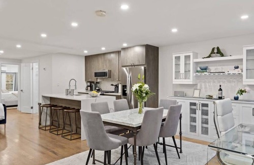 Washington Heights Apartment | Ivy by RoveTravel | Lux 2 BR Huge Private Outdoors