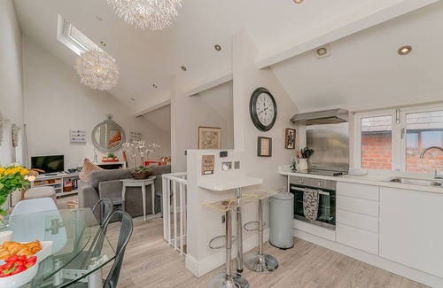 Chester Cottage | IVY COTTAGE, pet friendly, character holiday cottage in Chester