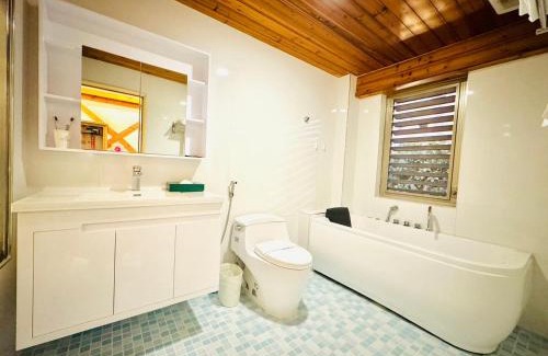 West District Hotel | Ivy Motel
