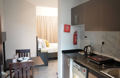 Al Quoz Apartment | IZA 1 Rose 302