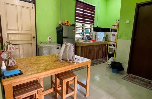 Kampung Badang House | Izzah homestay pcb
