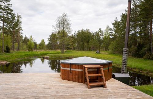 Hiiu House | Jõeranna Pond House