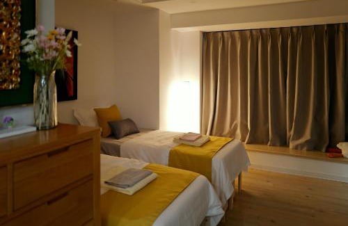 Jing'an Apartment | J'an golden room