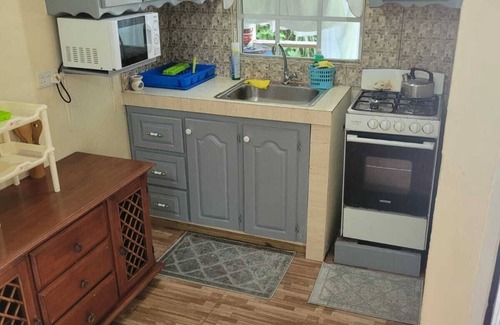 Roseau Apartment | J and N Cozy Quarters