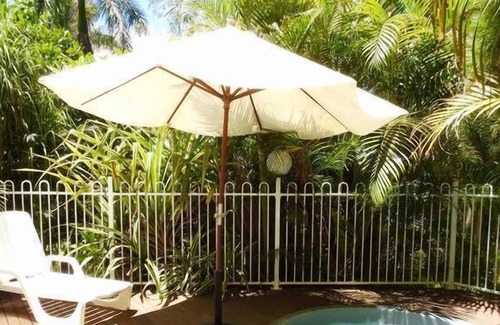 Mooloolah Valley Cottage | Jacaranda Pioneer Guest Cottage ... historic barn, romantic couples, family fun.