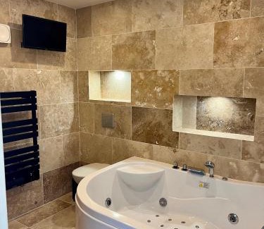Livry-Gargan Apartment | Jaccuzzi F2 Prés du canal